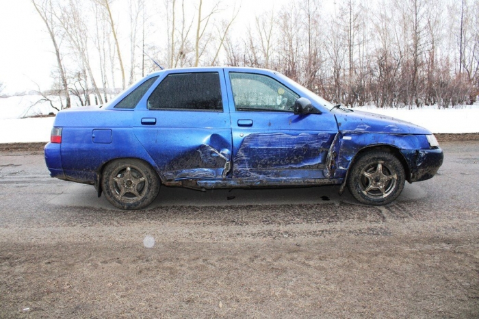 Пьяный омич решил покататься и угнал машину