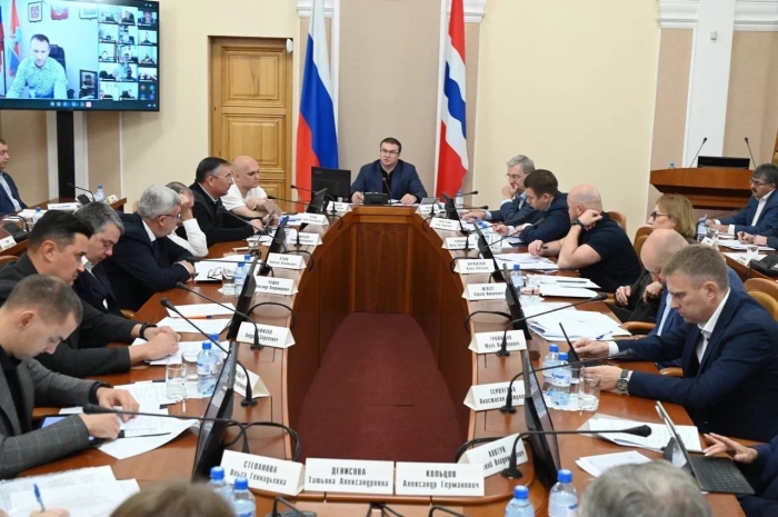   В Омской области обсудили актуальные вопросы региона
