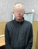 В Омске мужчина, гуляя по кладбищу, украл телефон