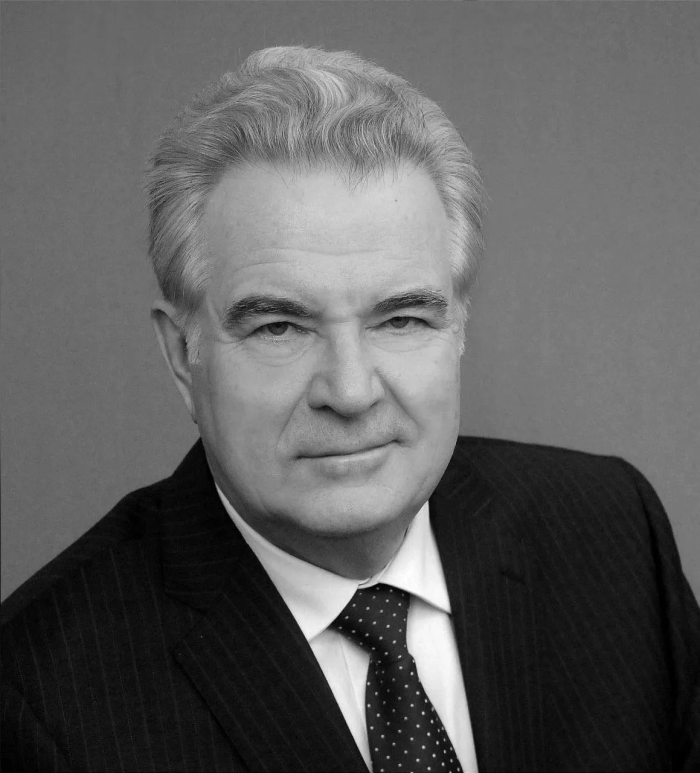 В Омске почтили память Владимира Варнавского