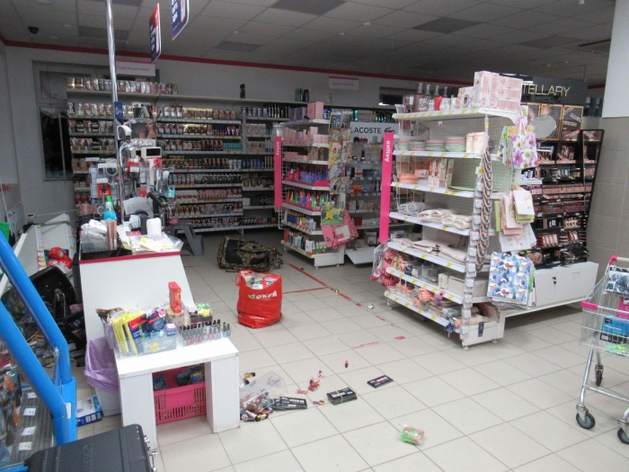 Омича поймали на краже шоколадок и духов