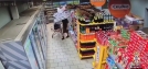Мама года: жительница Омской области заставила сына украсть телефон в магазине