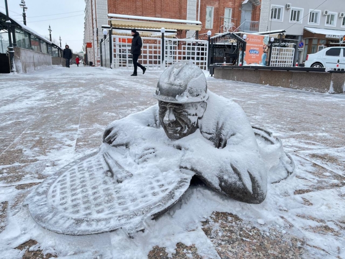 Омичи смогут сдать тест на ВИЧ рядом с памятником сантехнику Степанычу