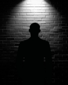 В Омске нашли мужчину, который  прострелил плечо подростку из травматического оружия