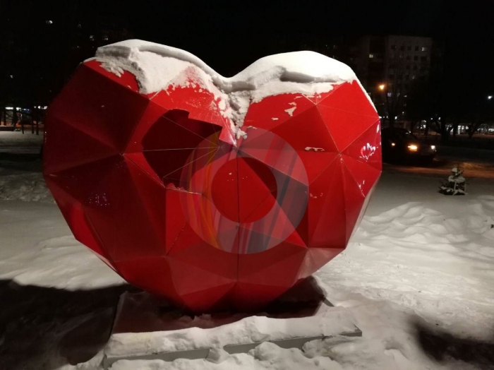 Разбитое сердце в сквере «Рубиновая мечта» 