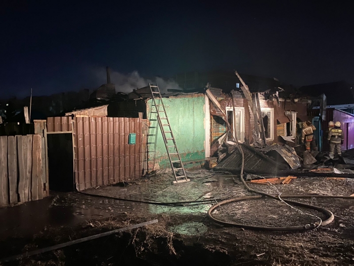 Двое мужчин погибли во время пожара на улице 5-я Заозерная