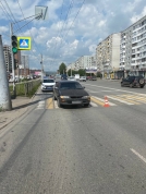 Омич на иномарке сбил школьницу, которая переходила дорогу на «зеленый»